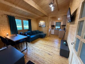 13036041 aa2b 45e3 b5f7 5896e1b85228