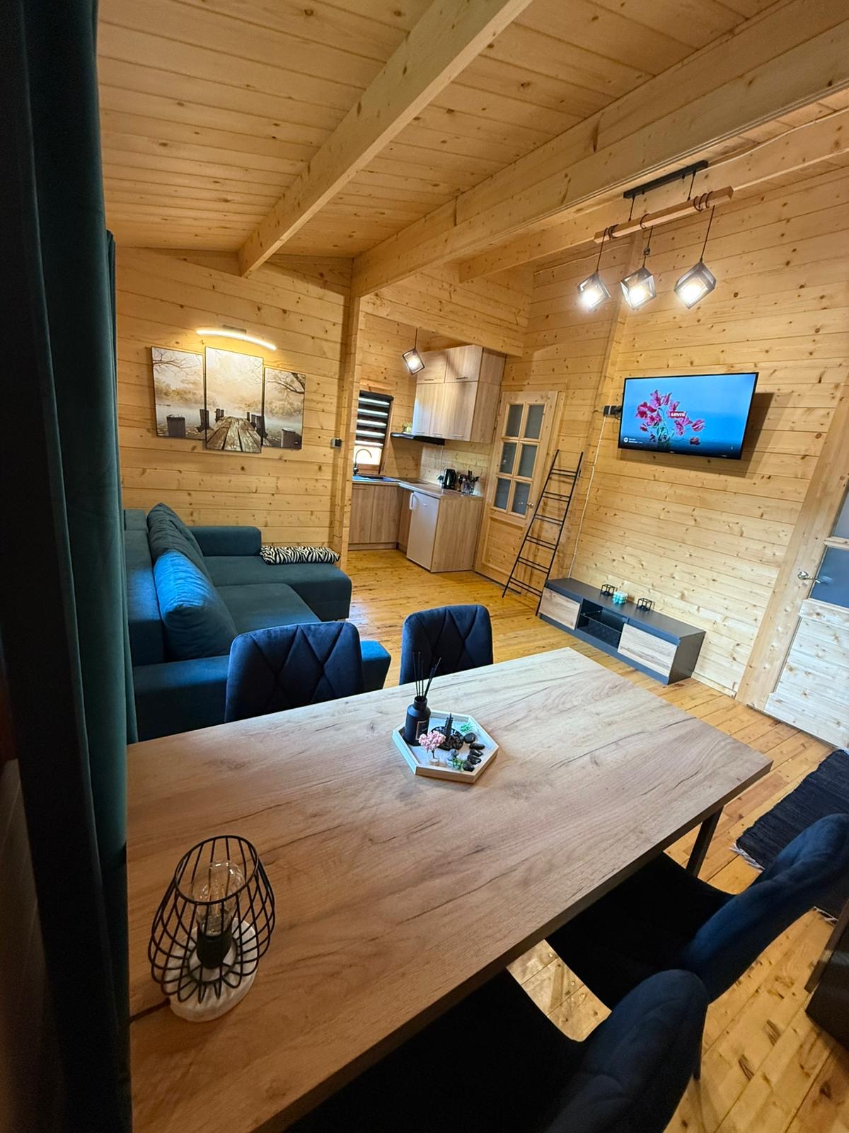 fe463560 4840 44ec 96ef 977aaae12648